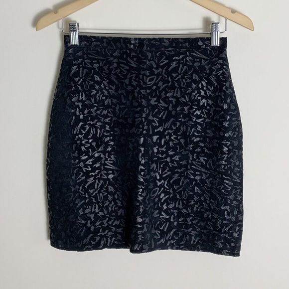 Vintage 80s 90s suede mini skirt. 1980s 1990s animal print skirt. - Picture 3 of 6